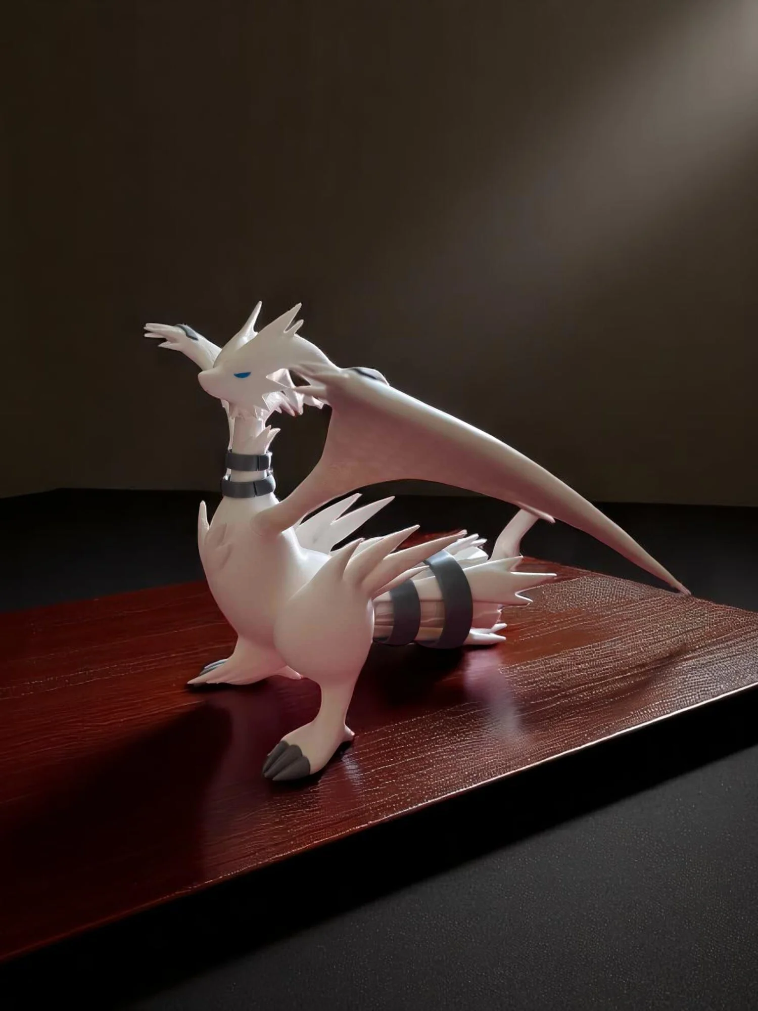 figurine Reshiram